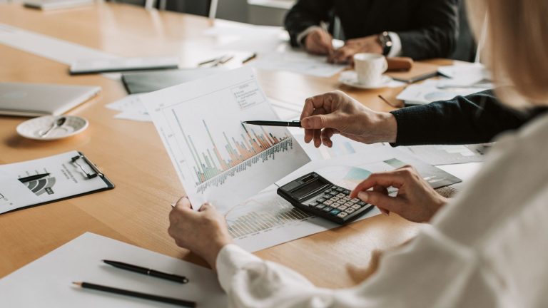 Communauté universelle et compte bancaire personnel : une fausse bonne idée